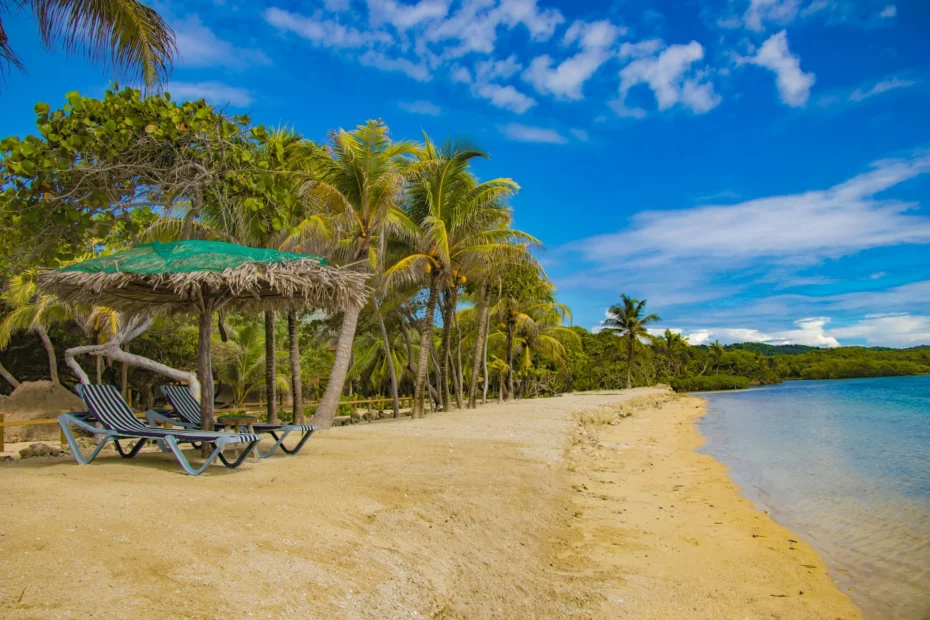Discover Roatan on a Quick Caribbean Cruise Getaway